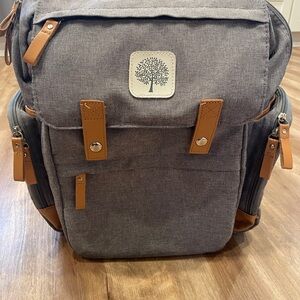 Parker Baby Co grey diaper bag